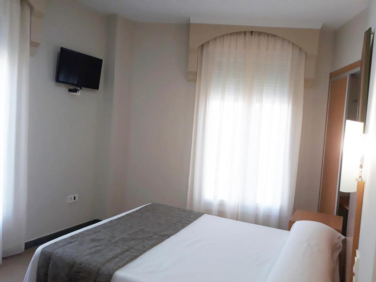 Hostal Montemayor 모구에르 외부 사진